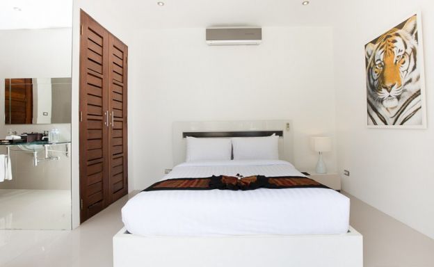 Beautiful 4 Bedroom Beachfront Villa in Choeng Mon