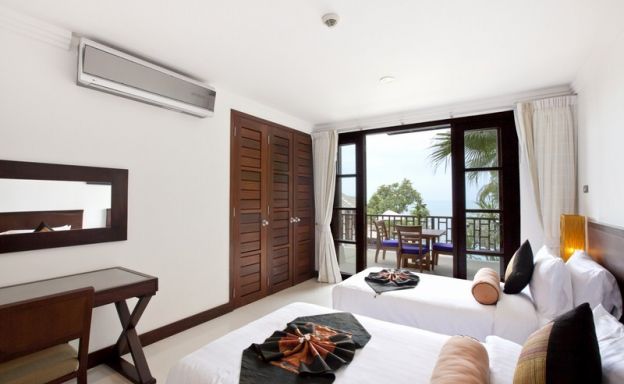 Beautiful 4 Bedroom Beachfront Villa in Choeng Mon