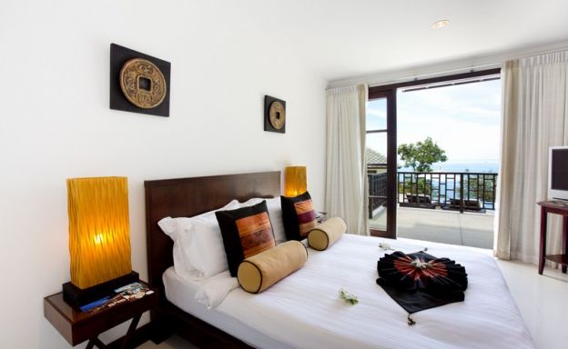 Beautiful 4 Bedroom Beachfront Villa in Choeng Mon
