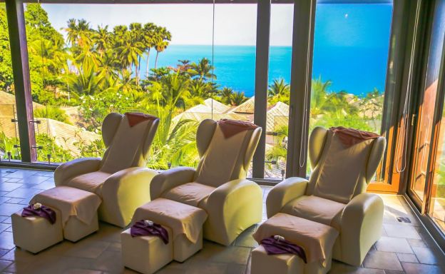 Beautiful 4 Bedroom Beachfront Villa in Choeng Mon