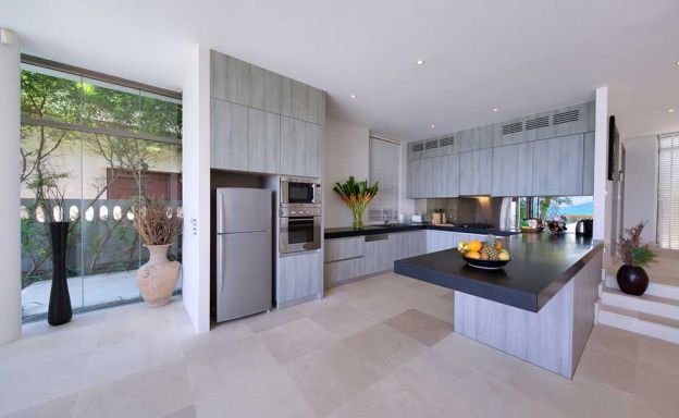 Unique Design 3 Bedroom Beachfront Villa in Maenam