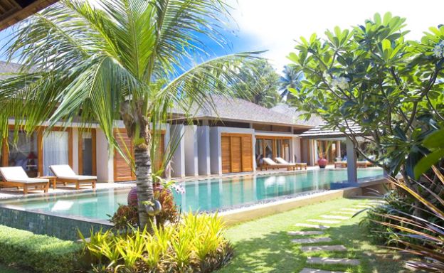 Glorious 6 Bedroom Beachfront Gem of Villa in Lipa Noi