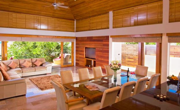 Glorious 6 Bedroom Beachfront Gem of Villa in Lipa Noi