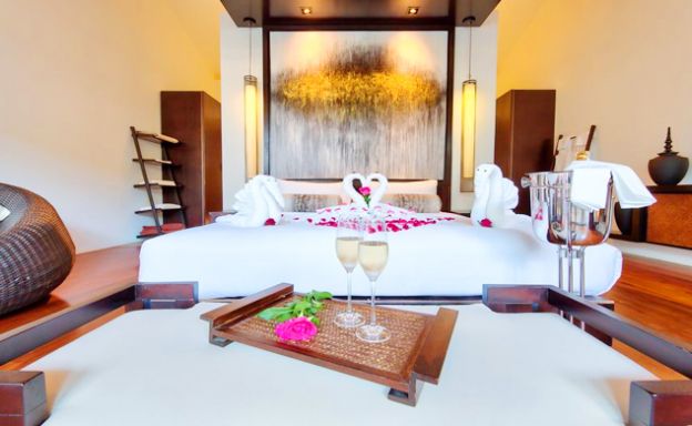 Beachfront 5 Bedroom Villa in Resort in Hua Thanon