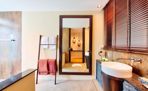 Beachfront 5 Bedroom Villa in Resort in Hua Thanon