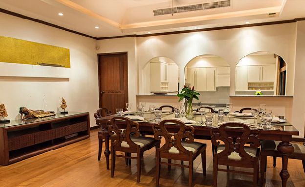 4 Bedroom Beachfront Pool Villa in Hua Thanon