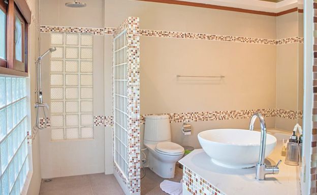 4 Bedroom Beachfront Pool Villa in Hua Thanon