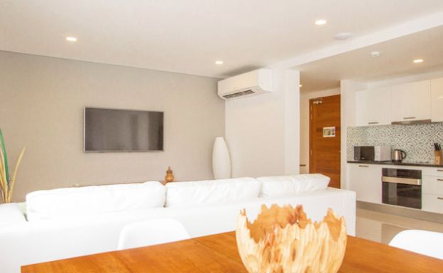 Large luxury 1 Bedroom Freehold Condo in Choeng Mon
