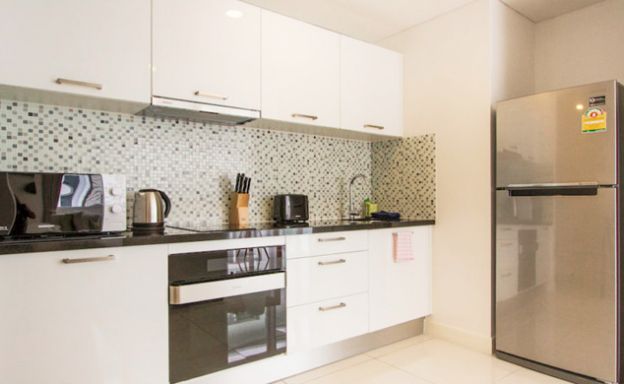 Large luxury 1 Bedroom Freehold Condo in Choeng Mon