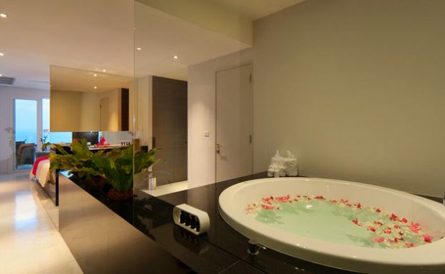 Modern 1 Bedroom Sea view Apartment in Bang Por