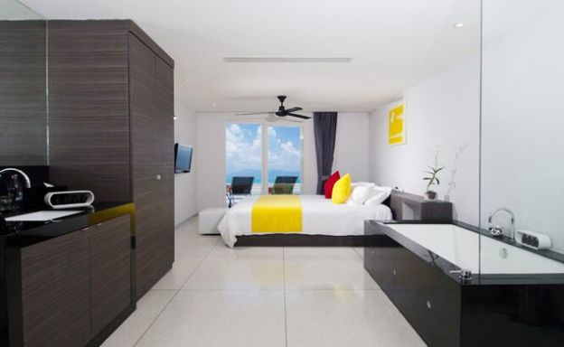 Luxury 2 Bed Infinity Sea view Apartment in Bang Por