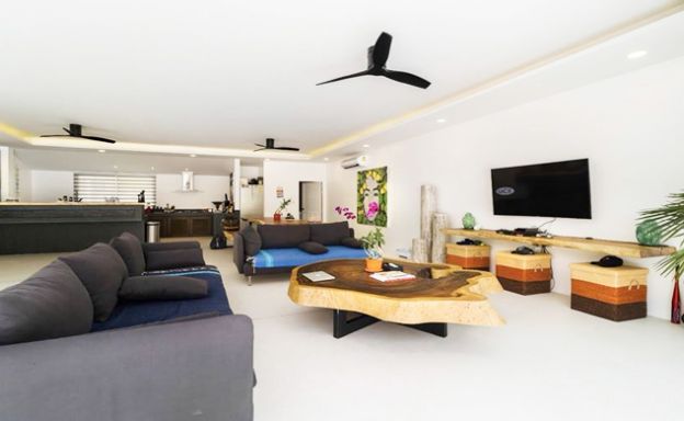 Modern 3 Bedroom Pool Villa for Sale in Maenam