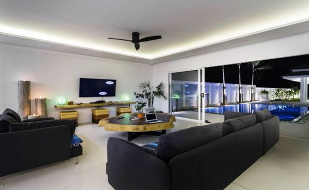 Modern 3 Bedroom Pool Villa for Sale in Maenam
