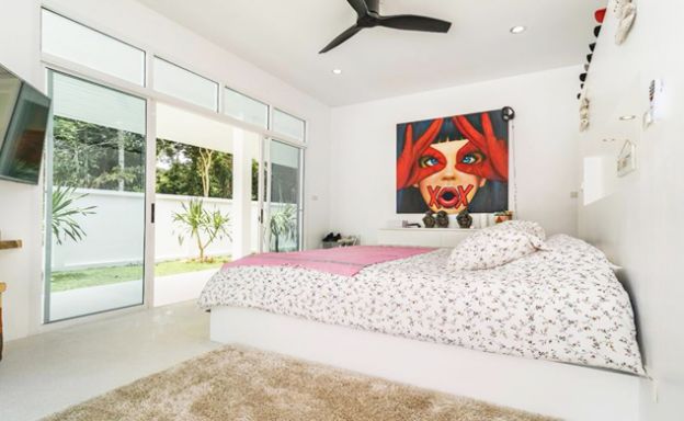 Modern 3 Bedroom Pool Villa for Sale in Maenam