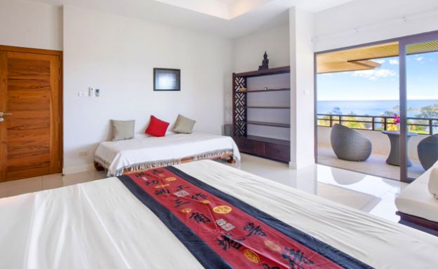 Spacious 4 Bed Luxury Sea View Villa in Choeng Mon
