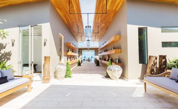 Contemporary 6 Bedroom Beach Front Villa in Laem Sor