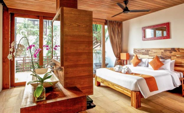 Luxury 5 Bedroom Beach Front Pool Villa in Lamai