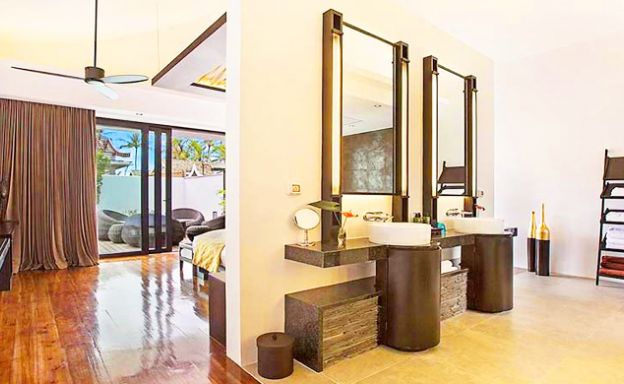 Luxury 5 Bed Beachfront Villa for Sale in Hua Thanon