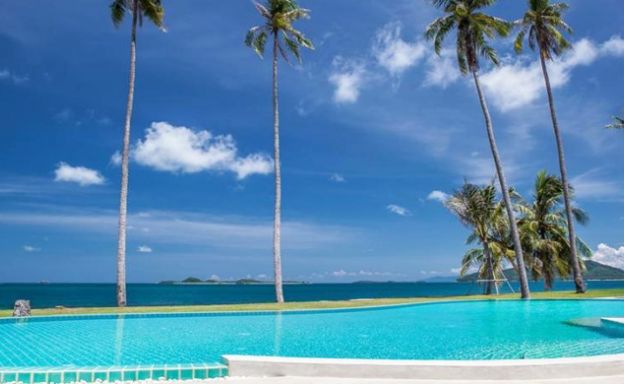 Serene 4 Bedroom Beachfront Luxury Villa in Laem Sor